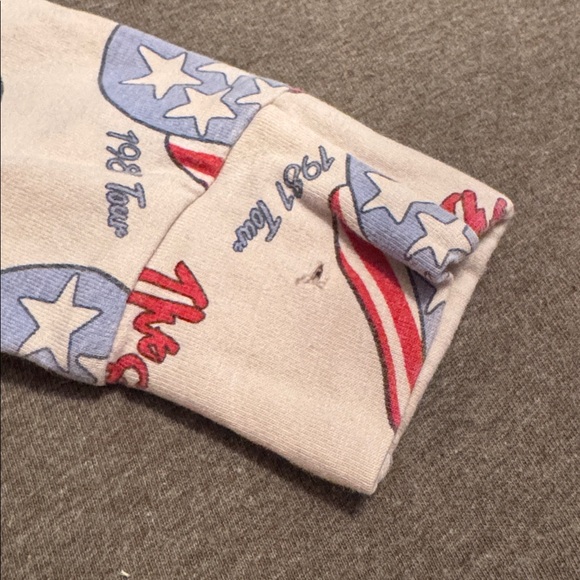 Cotton on baby Rolling Stones onesie size 0-3 month - Picture 3 of 5